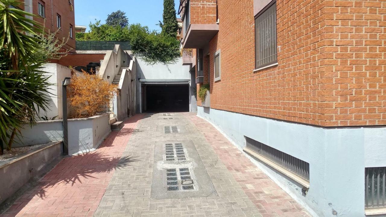 דירות רומא Terrace22 - Delizioso Attico Ben Collegato מראה חיצוני תמונה